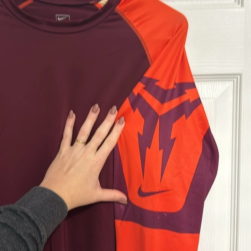 Nike performance wear team top